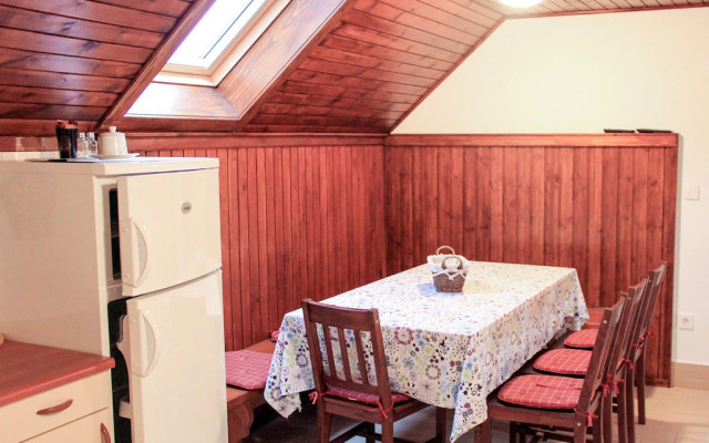 Charming Apartment in Bohinjska Bistrica with Barbecue