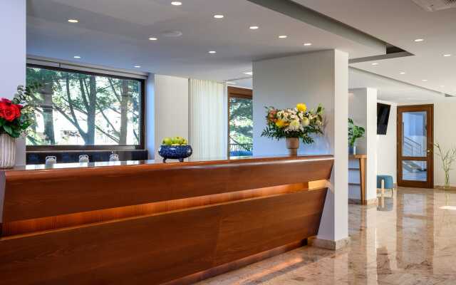 Elisso Hotel