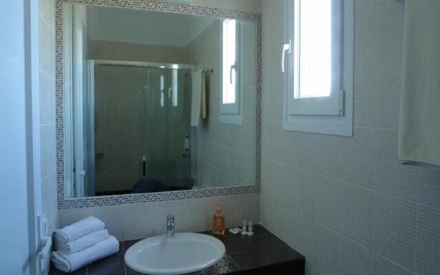Maroulinas Boutique Apartments & Studios