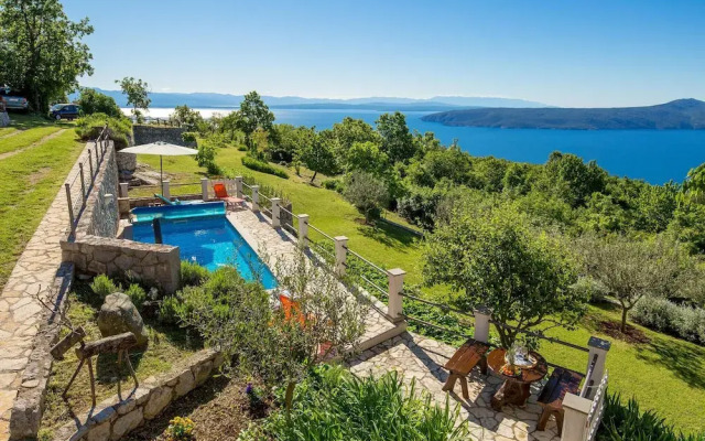 Stunning Home in Moscenice With Wifi and 2 Bedrooms