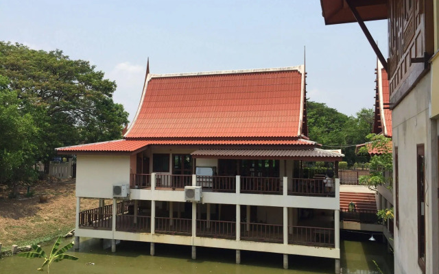 Luang Chumni Village