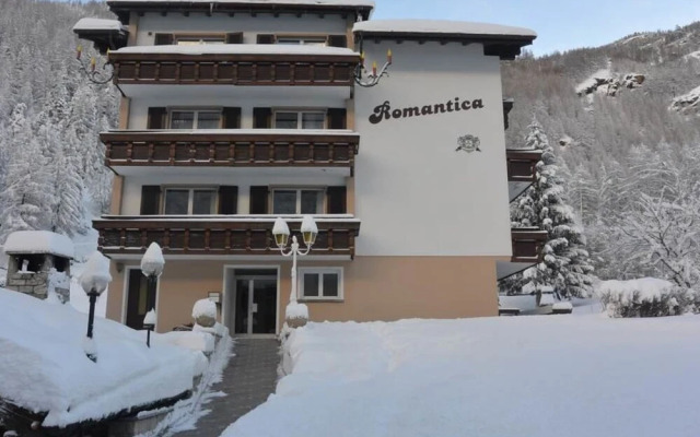 Romantica Saas-grund