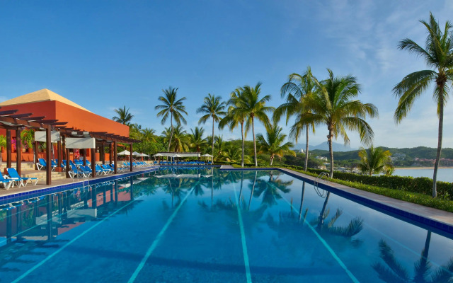 Las Brisas Huatulco – All Inclusive