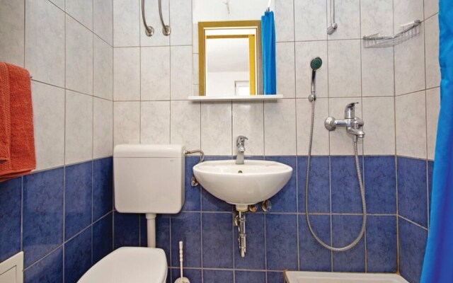 Comfortable Apartment in Makarska Near to Beach