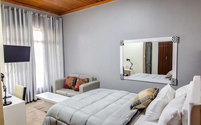EZRA BOUTIQUE HOTEL by The Weekender