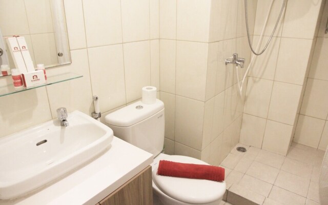 Deluxe and Comfortable The Springlake Summarecon Apartment