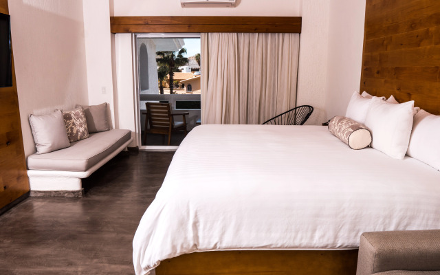 Bahia Hotel & Beach House