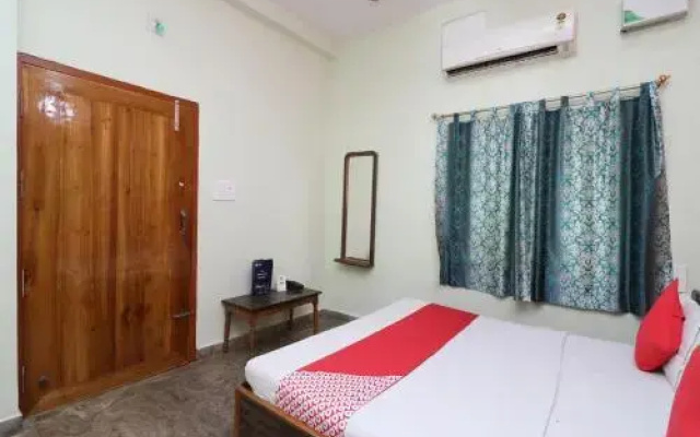 Oyo 19111 Supriya Guest House