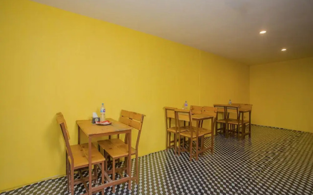 OYO 259 Hotel White and Peace