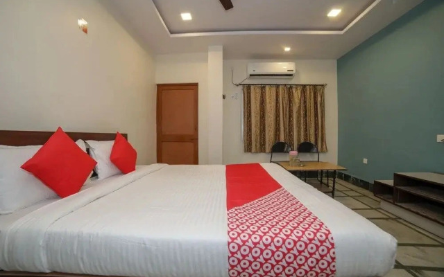 Super Deluxe Guest House by OYO Rooms