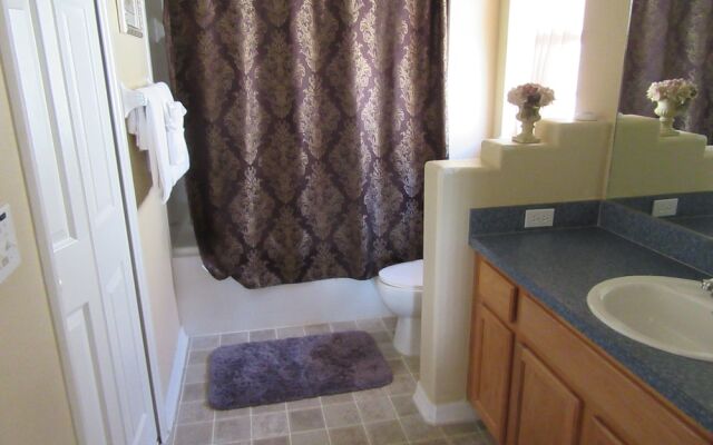 R1 Glenbrook 4 bed / 2 Bath