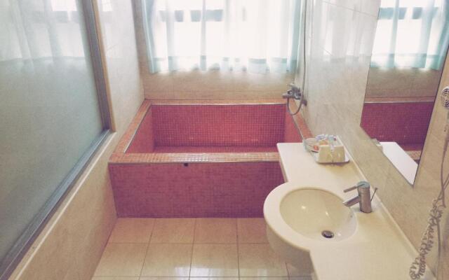 Jade Spring Hot Spring Hotel