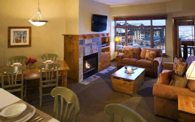 Sundial Lodge Condominiums by White Pines