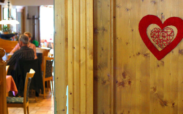 Hotel & Gasthof Zur Linde