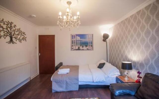 Montgomery - Meadow Place Room