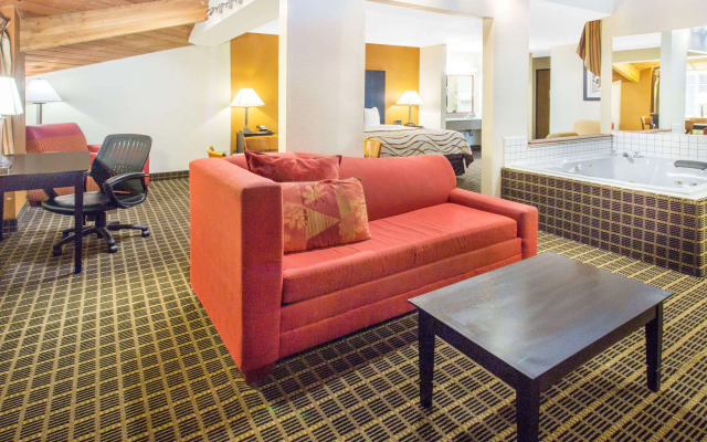 Baymont by Wyndham Muskegon