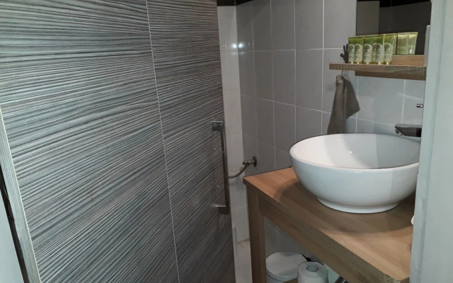 Central Cozy Cute Downtown Studio 1BR