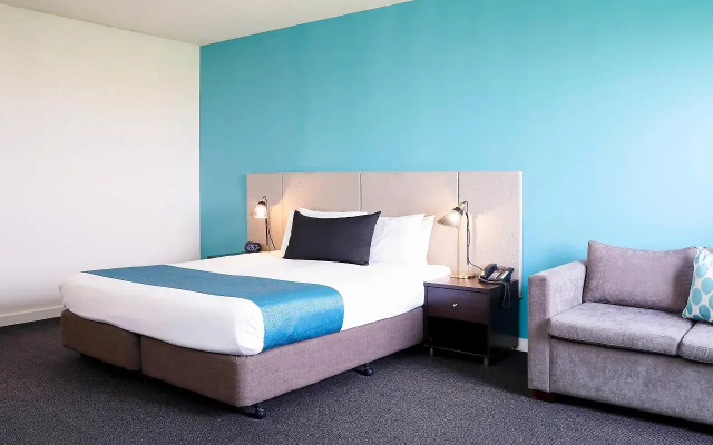 Mantra Melbourne Melton