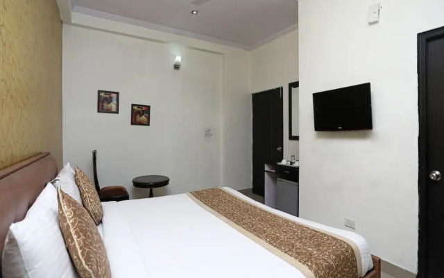 OYO 14875 The Imperial Residency