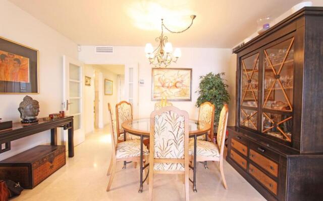 1105 beachfront apartment golden mile marbella