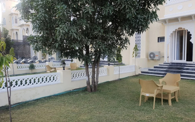 The Everest Hill Resort