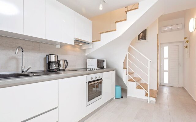 Modern Seaside Home With Swimming Pool in Vodnjan