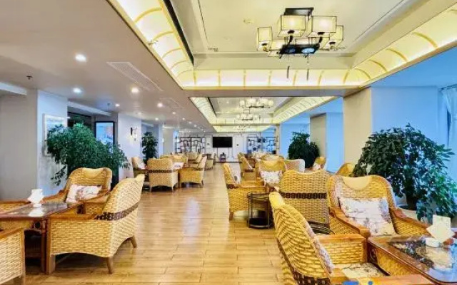 Yijia Lijing Hotel (Xipu Metro Station)
