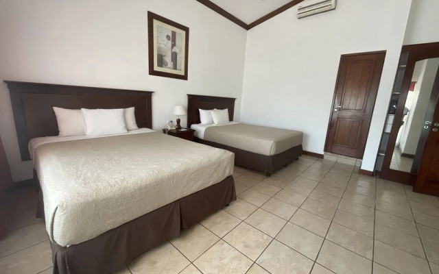 Hotel Cayman Suites