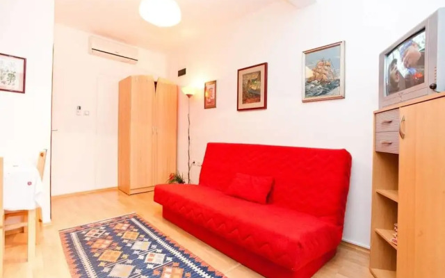 Miro - 300 m From sea - A2 Crveni