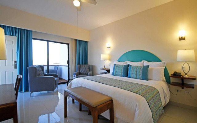 The Westmarine Waterfront Hotel