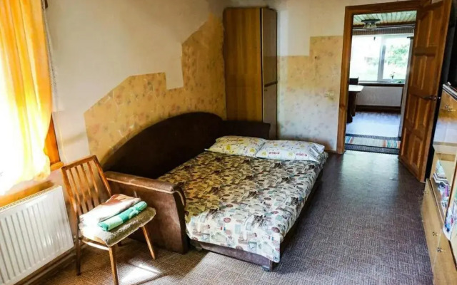 Guest House Domik v sosnah