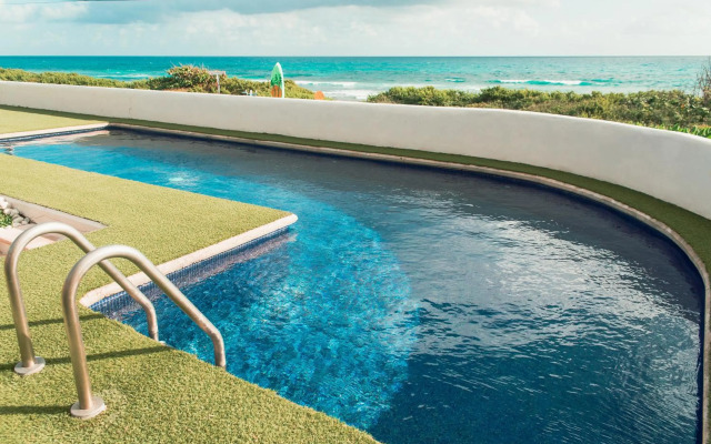 ISLA MUJERES MAYAKITA LUXURY VILLA with ROOFTOP JACUZZI
