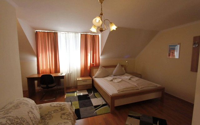 Hotel Restaurant Adria - Stuben