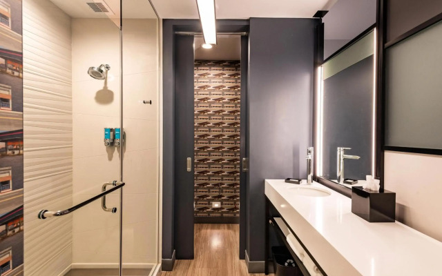 Aloft Savannah Downtown Historic District
