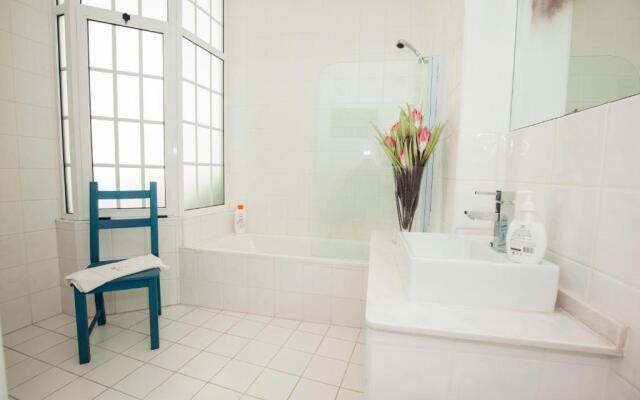 ML Apartments Charming Rooms