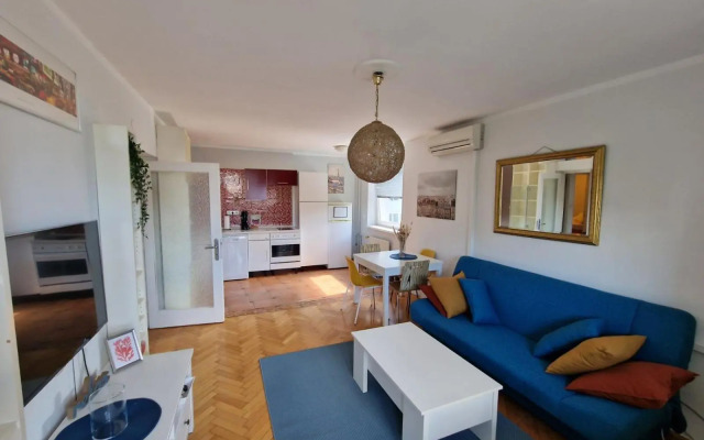 Lovely condo with free parking