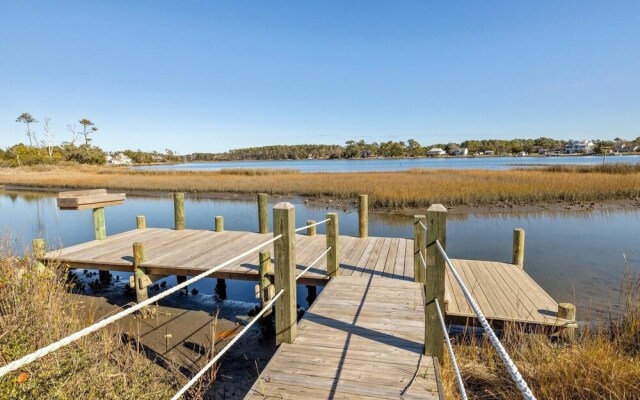 Downeast Retreat 4 Bedroom Home by RedAwning