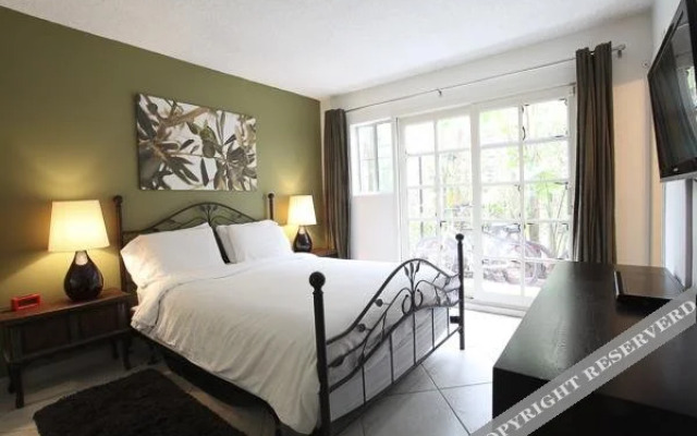 VE Venice Zen 2 Br condo by RedAwning