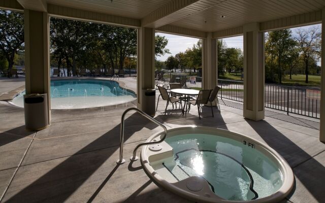 Port of Kimberling Marina & Resort