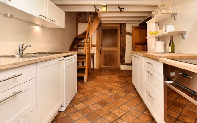 Picturesque Holiday Home in Petites Tailles with Garden