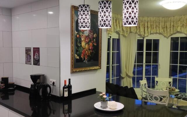 Spacious 700m2 villa, Golfers paradise.