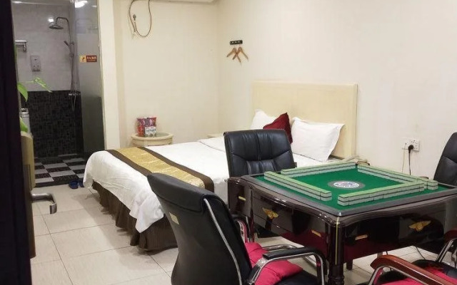 Selina Holiday Hotel Minzhi Branch