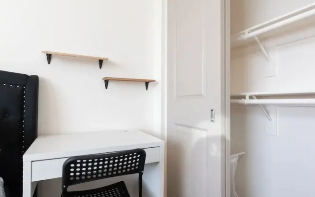 Santa Ana Delightful 4 Bedroom House