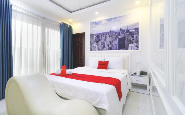 RedDoorz Venice Hotel