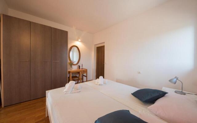 Apartments Mara