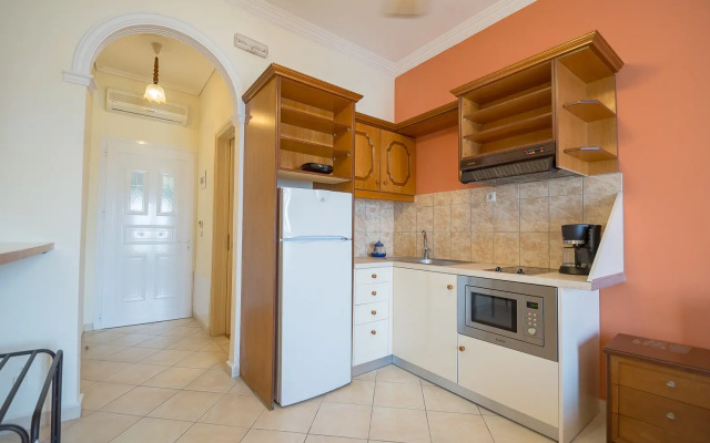 Mazis Apartments