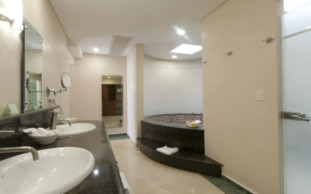Holiday Inn Boca Del Rio by IHG