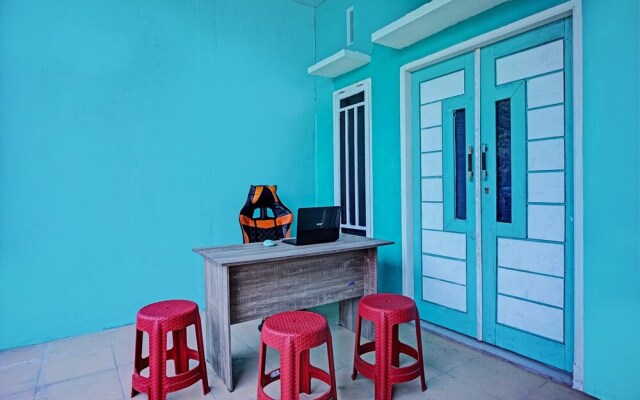 OYO 93298 Barito House