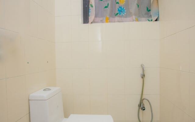 OYO 133 Hotel Center Inn Lake
