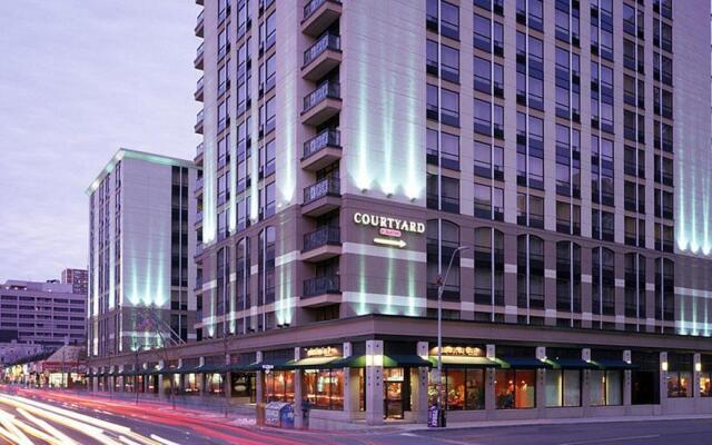 Courtyard by Marriott Downtown Toronto